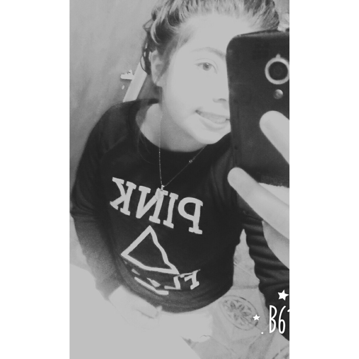 agus40195874's tweet photo. "No Llores Por Ayguien Que No Vale La Pena 😉 

#Carucha 😉 https://t.co/5dTY1virnJ