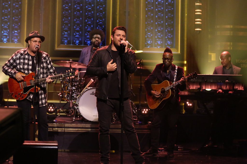 ChrisYoungMusic's tweet image. Seriously one of my FAVORITE TV performances ever! @vgcom, @jimmyfallon, @theroots &amp;amp; I all in one place! Tonight!