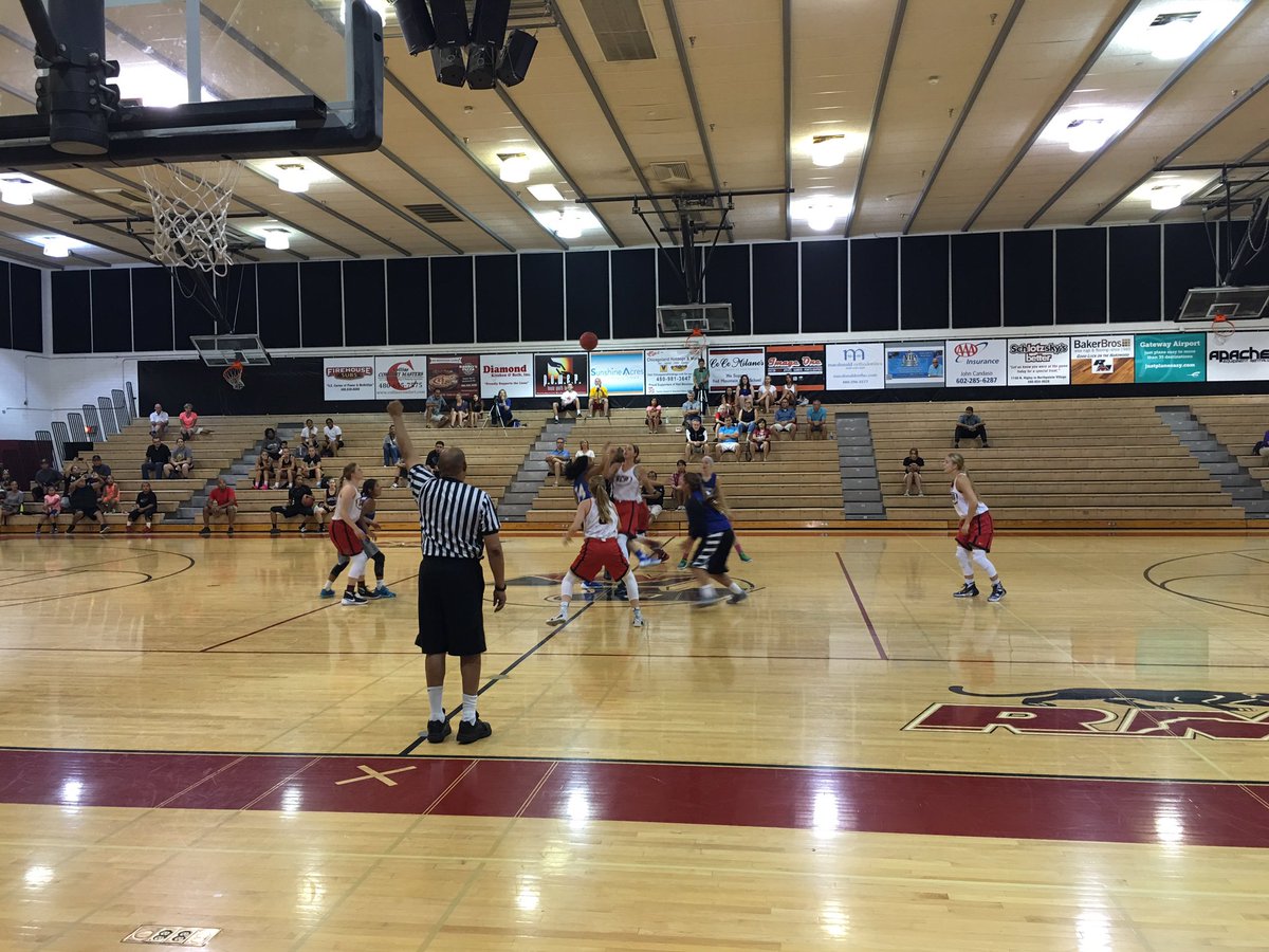 MonarchSportsAZ's tweet photo. Seton Catholic vs. Valley Christian #TipOffTweet https://t.co/U9X6ROIRhH