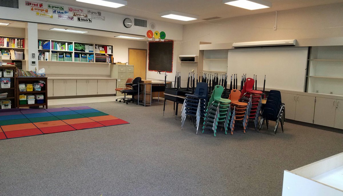 MrsTalleyA4's tweet photo. 7 hours, 8 car loads, & 12,000 steps later I have moved out of 1st grade room! #ThatsAWrap #Hello3rdGrade ! https://t.co/fIdxHkoc4K