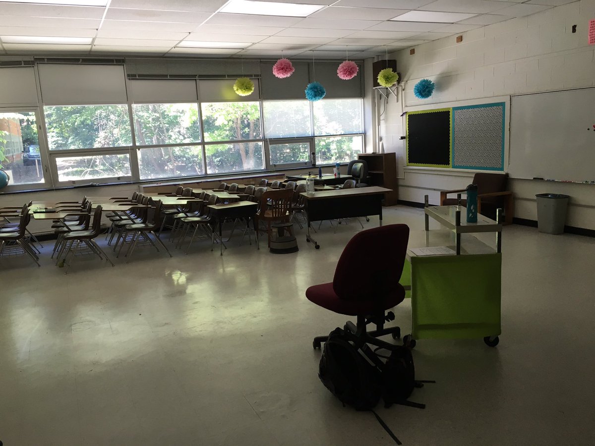 meganbtolbert's tweet photo. Closing another chapter. Sad to say goodbye to the incredible students and staff at @PMSFalcons and @chccs. https://t.co/GrZKZevCvh