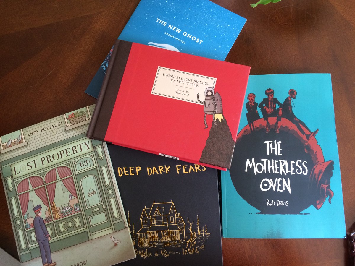 KapuKapus's tweet image. Getting cosy with these. #thisishowiparty #fridayreads
