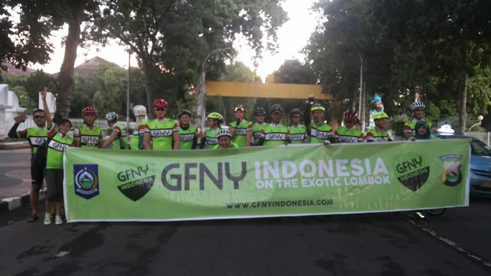 B2WIndonesia's tweet photo. ahaaa ... jreng jreng #gfny indonesia https://t.co/yW73F9iVCL sesaat sebelum start utk latihan di seputaran p.lombok https://t.co/EZ02bfJB2A