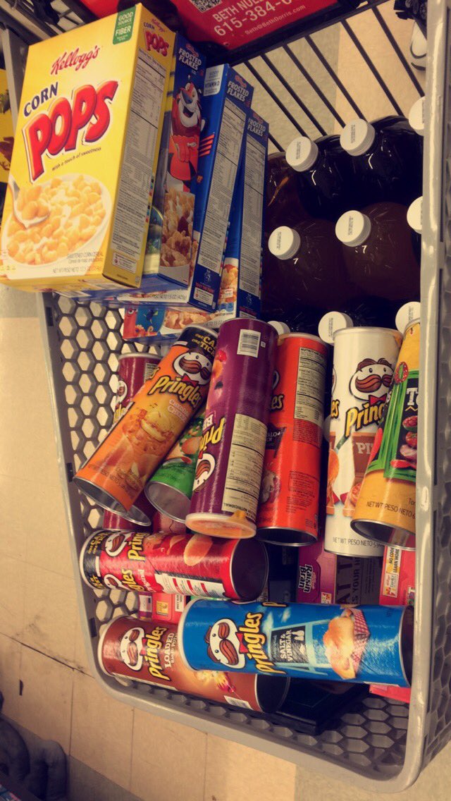 Sp00kyGaming's tweet photo. This is how we #cod how do you? #cwlps4 #codlife #competitivegaming #astro #scuf #blackops3 #gamelife #foodislove https://t.co/G2e0yflNbu