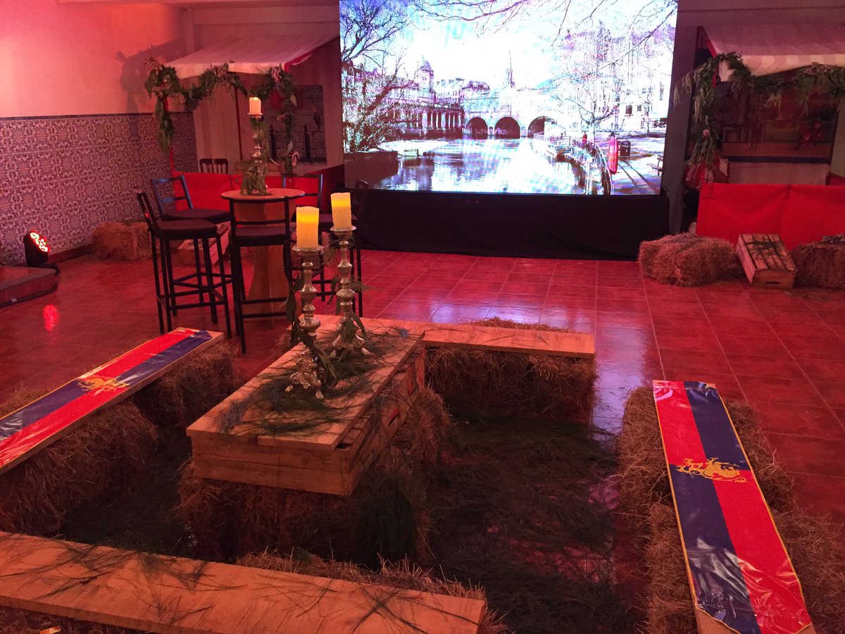 HMAGarside's tweet photo. Me siento como un Rey en castillo! Nuestro evento penúltimo en #britishweek2016 https://t.co/R0wuCmulbw