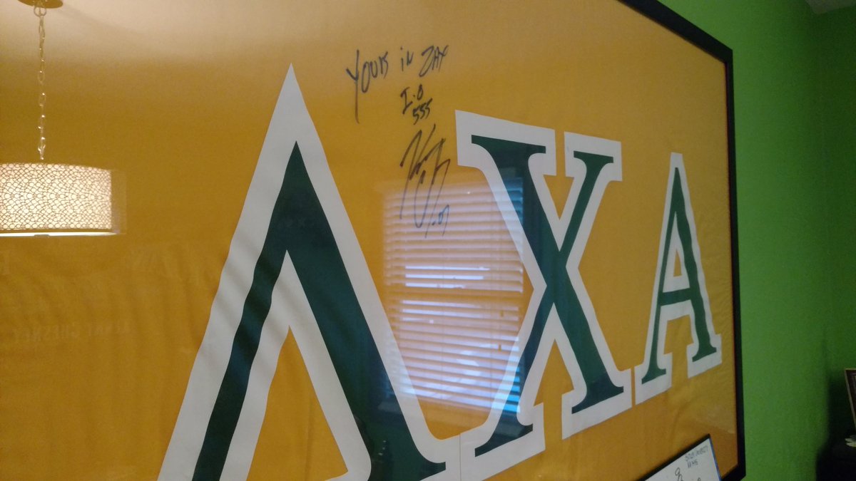budawg03's tweet photo. Wonder if Bill could help me & a fellow brother meet @kennychesney 6/30 in Indy. #IO555 #AA1445 #InZAX #Brotherhood https://t.co/1BeRrLBeul