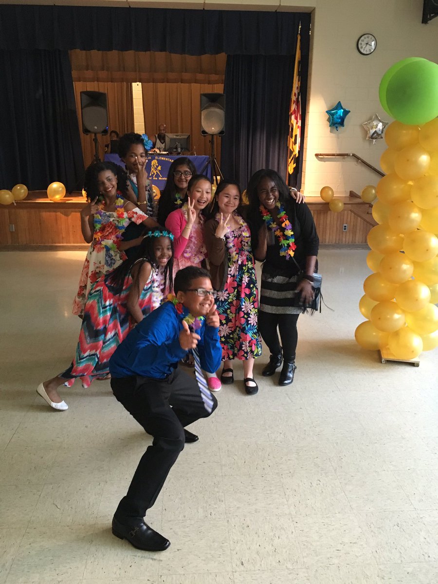 Magnolia_PGCPS's tweet photo. It's great being a kid #SixthGradeDance https://t.co/vX3kUZNFrJ
