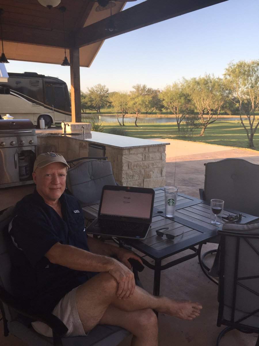 Reaganraysread's tweet image. @cmbrymer Dad relaxed #summerasateacher #learngrasshopper