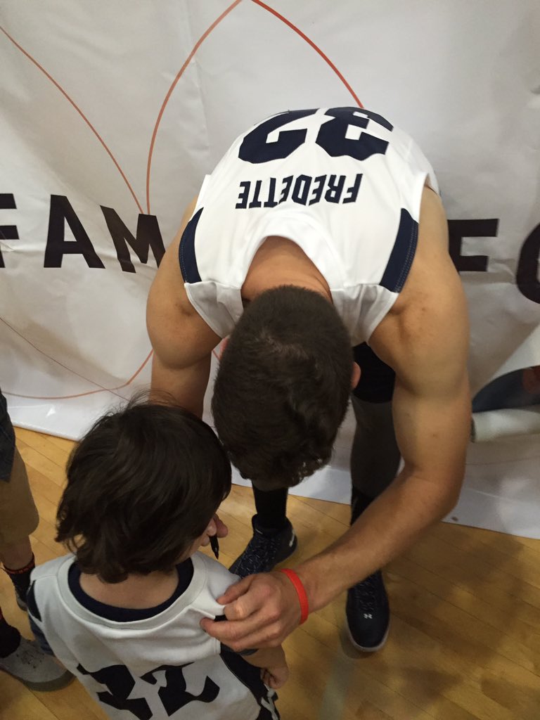 taijimmer's tweet photo. I met Jimmer! AAHHH! It was so fun! https://t.co/O3OU2X24tJ
