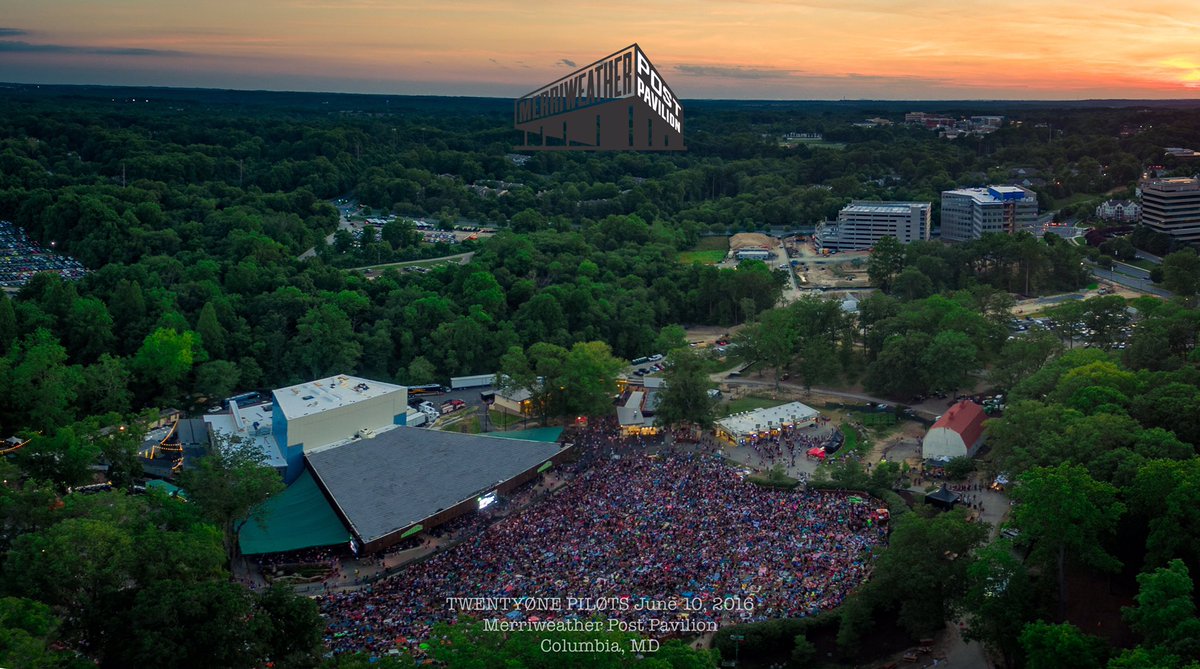 Hey you, yeah on the lawn, thanks for smiling during our photo tonight! Don't think we didn't notice! #TwentyOPMPP