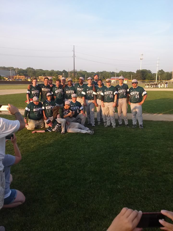polarbearsfb's tweet photo. Shout out @NorthDugout way to stick with it men! https://t.co/1WuTT64YRh