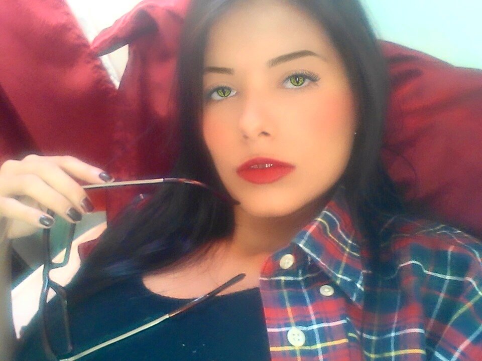 Leeska_'s tweet photo. En una de Reptiliana! 👽👽 https://t.co/GcB8gaczSt