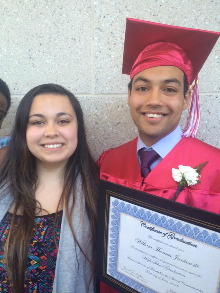 lowkeykellyyy's tweet photo. all the seniors graduated and now I'm a complete FUCKING MESS. im gonna miss them sooooo much:( good luck friends <3 https://t.co/wi08FFFfpt