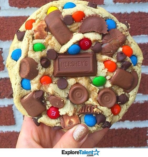 FrankieThree's tweet photo. @Ralphie_May this just reminds me when ya were talking about crackers vs cookies on ya Too Big To Ignore special. https://t.co/26Fbj5Hb61
