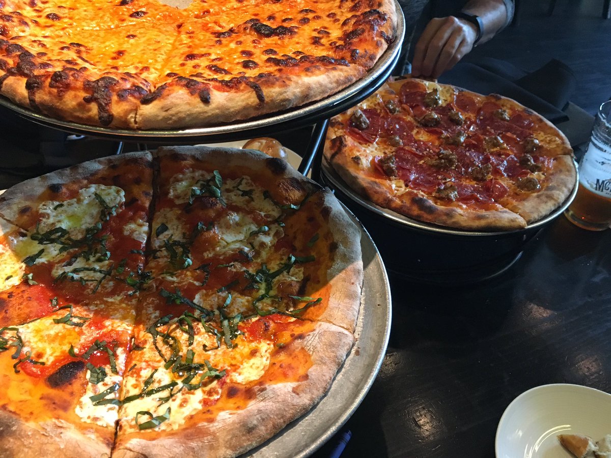 SliceAustin's tweet image. Enjoyed the eats my friends! @fireintheholetx