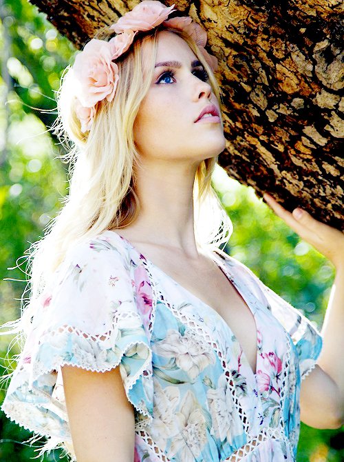 isatbytheriver's tweet photo. #HappyBirthdayClaireHolt https://t.co/P2uv4CrnnF