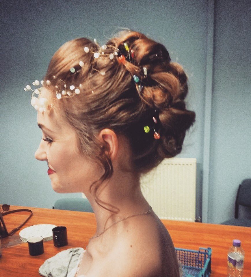 Sneak peek of our #Alice bow and hair vine #photoshoot! Gorgeous #vintage hair by <a href="/WeddingHairLK/">Plaits&PinCurls♡</a> dress <a href="/ShakesinLove/">Shakespeare in Love</a>