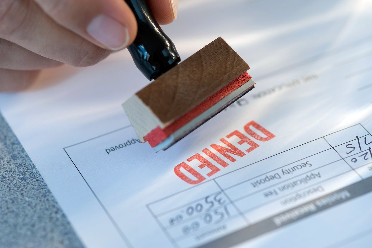 realtordotcom's tweet photo. Common roadblocks you may encounter in the mortgage underwriting process &amp; how to fix them https://t.co/TbVOAwIOQM https://t.co/8KpKzZa1cN