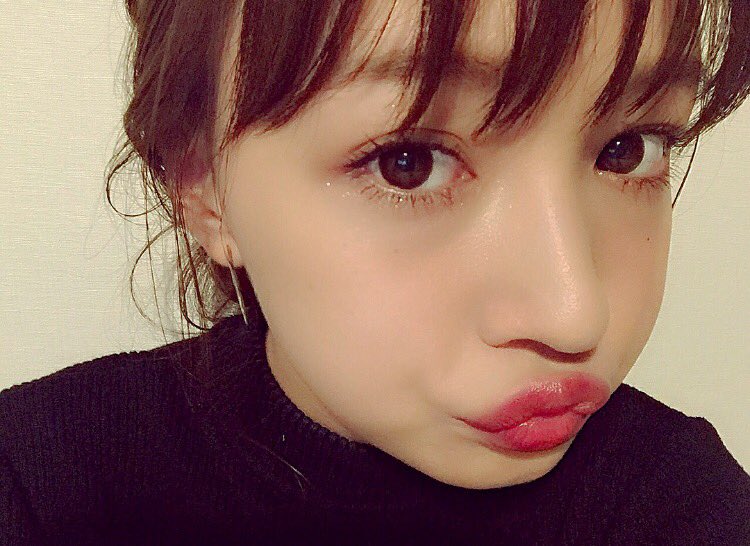 わたなべ麻衣 昨日メイクさんに してもらったメイク マスカラを平らな筆で取って上下ガッツリ乗せててかわいかったなーっ わたなべ麻衣 昨日メイクさんに してもらったメイク マスカラを平らな筆で取って上下ガッツリ乗せててかわいかったなーっ