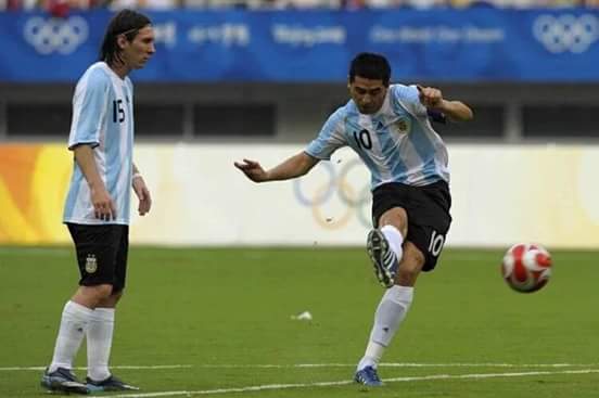 Tuitter_BOCA's tweet photo. "Si el alumno es bueno, acordate siempre que hubo un maestro que le enseñó" https://t.co/cjAdzj4Dbv