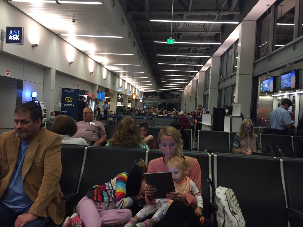 beachlawyer's tweet photo. Just got the generic delays are no fun from @JetBlue-concessions and TSA all closed #jetblue trapped in LGB https://t.co/z8hFrhKz5G