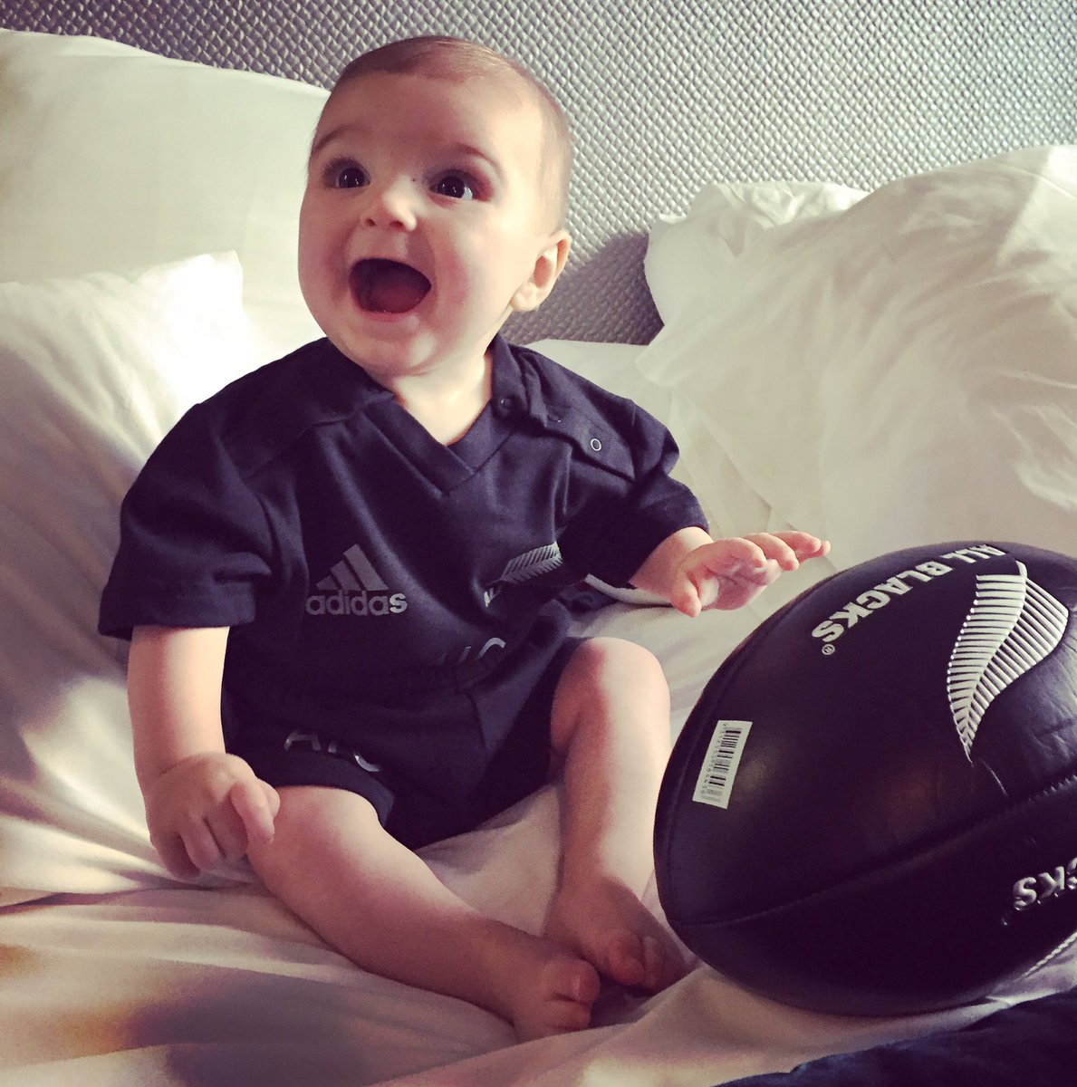 peterlischner's tweet photo. Go the ABs #futureallblack #NZLvWAL #allblacks https://t.co/WI1fm1IfjP