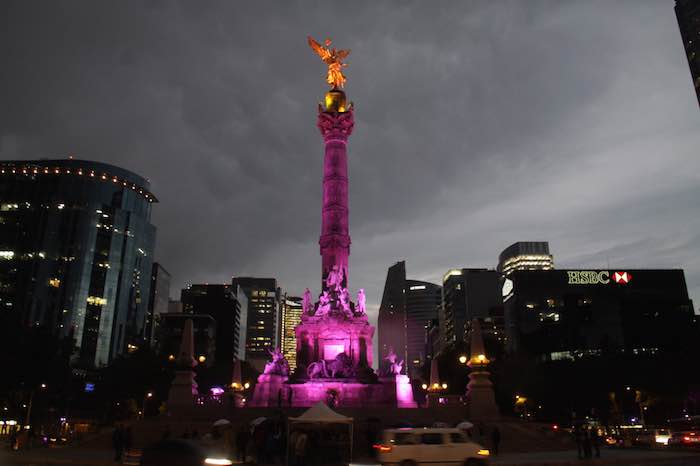 SinEmbargoMX's tweet photo. La contaminación impide a un tercio del mundo, incluido México, ver la Vía Láctea https://t.co/2wANCCqSVa https://t.co/lIvrHHbDMd