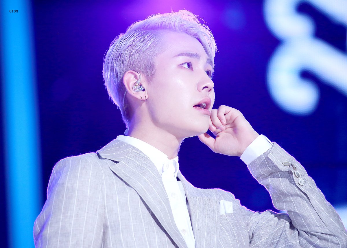 OTom_U's tweet photo. 160604 #드림콘서트 
#btob #비투비 #정일훈 
@BTOB_ILL 
https://t.co/MZ9Tta87cr
https://t.co/Vc6DR89idf
https://t.co/Tk9RENPlaB https://t.co/wFBXLpVlF9
