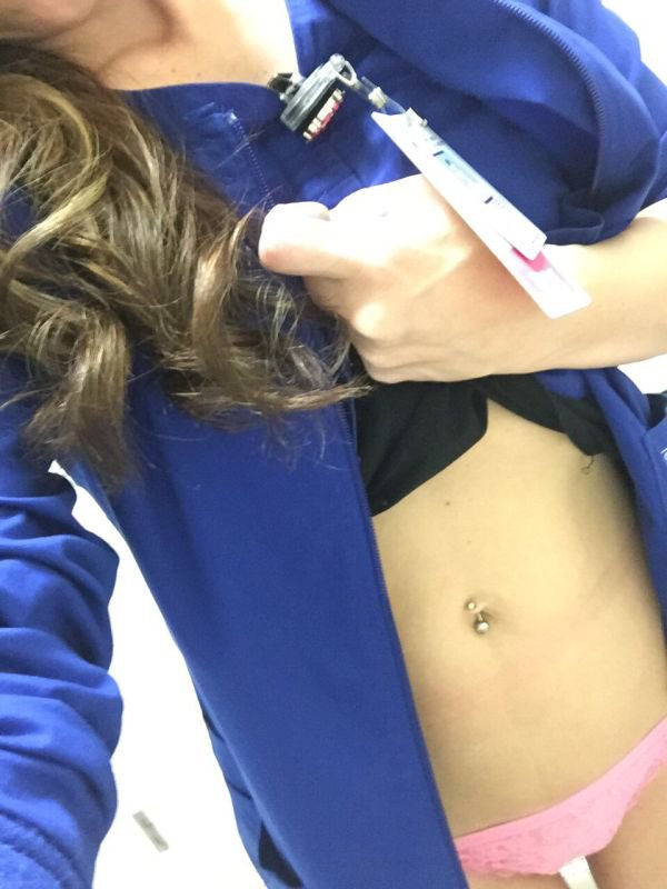 inpasvive19871's tweet photo. Je suis: une nana sexy https://t.co/ShVbaxxMvE #douce #courtisane https://t.co/SRbi9KX8Cz