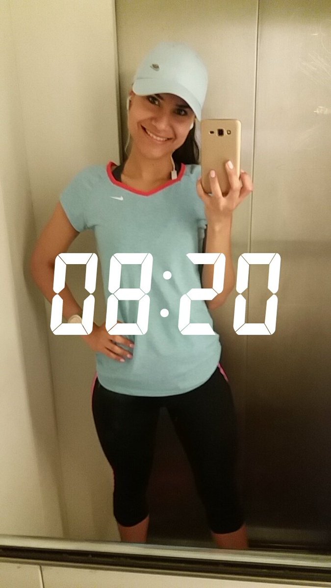 Karmenarteaga's tweet photo. #CronicaNro3 agujetas, un bicho que me hizo pegar un salto a lo Usain Bolt y 35' #proyectoderunner 💪😜😂 https://t.co/cYuVRa7aCb