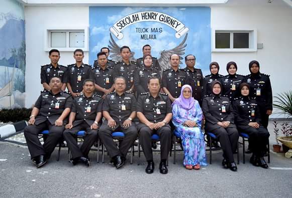razrin16's tweet photo. Selamat bercuti &amp; bersara PKP Saidun B Othman Pengarah Sekolah Henry Gurney.Terima kasih di atas ilmu yang dicurahkn https://t.co/6o24YPHFhm