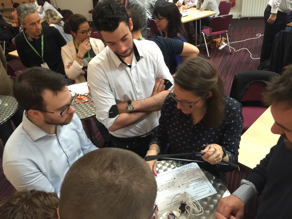 FournierPaul007's tweet photo. Inventer et prototyper un service connecté en 2h : c'est tout à fait possible! #GRDF #Solucom  #FridayMeetUpDsiGRDF https://t.co/jhCRzr2HIa