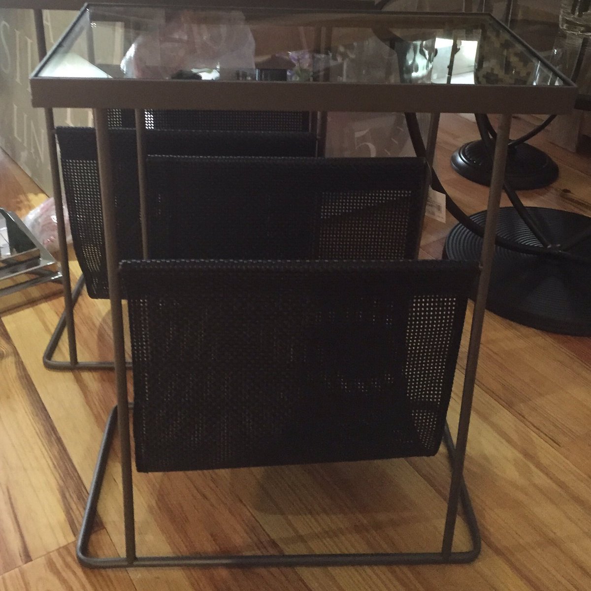 antholigie1's tweet photo. This is s lovely addition to any room #table https://t.co/i1BXXEb5Bt