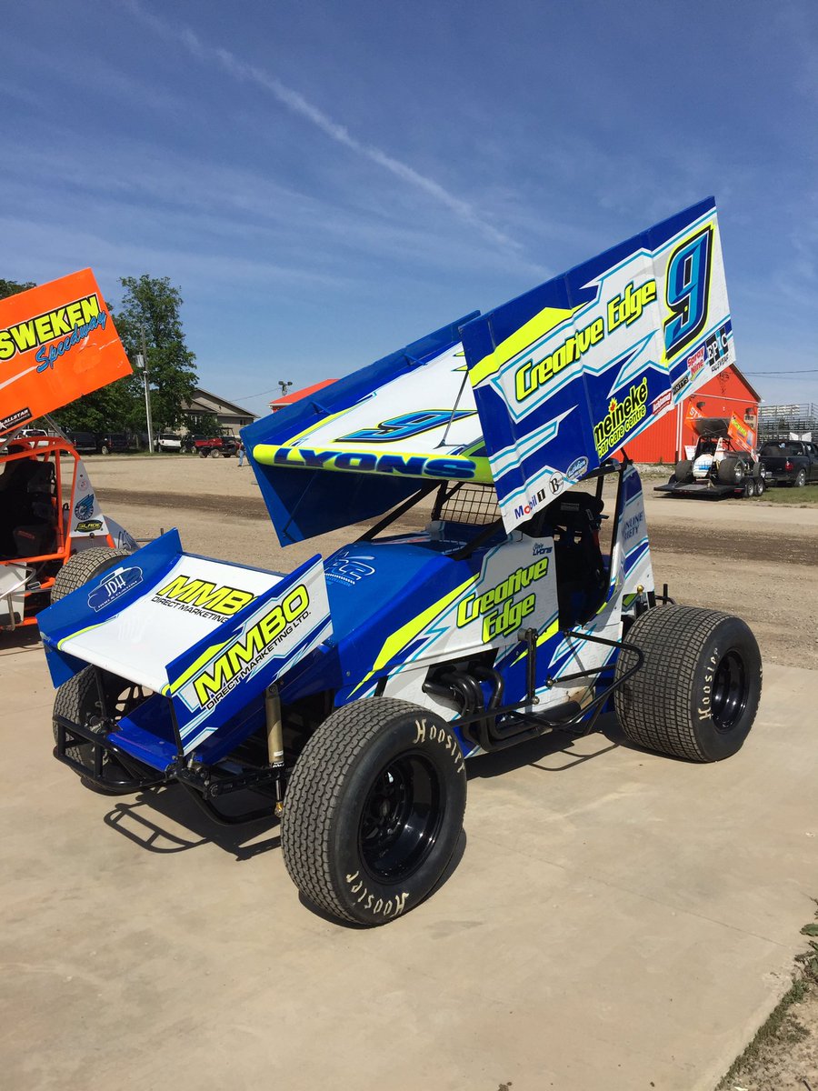 stevelyons_9's tweet photo. Ran my first #patriots prints race last night at #Ohswekenspdway. https://t.co/EooJv4ZMav