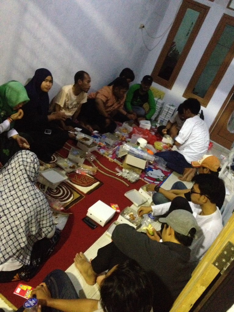 #BukberSummiter masih ada kok.. :)))