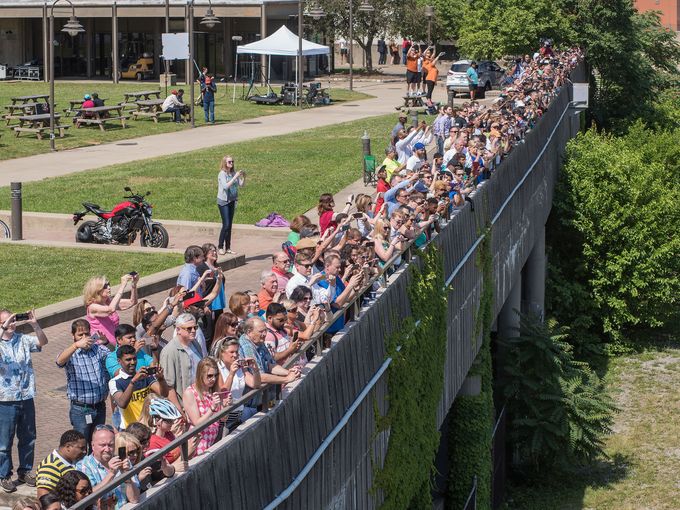 courierjournal's tweet image. Yesterday's funeral procession for Muhammad Ali made for some breathtaking photos cjky.it/1UIA9FH