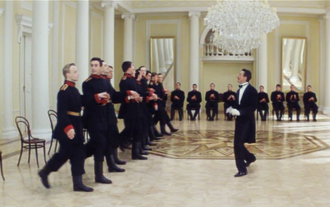 坂本葵 ミハルコフ シベリアの理髪師 1998 はずかしながら今頃観たのですが オペラスキーかつ軍服スキーにはもうただの最高映画でした 帝政ロシアの青年将校たちが舞踏会の練習に仲間同士で踊る場面 理想すぎて過呼吸になるかと思いました