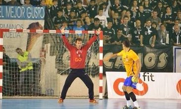 📊 <a href="/savara_12/">Adam Savić</a> es el 2° portero con más penaltis detenidos: 16 paradas y casi 31% efectividad asobal.es/equipos_estadi…