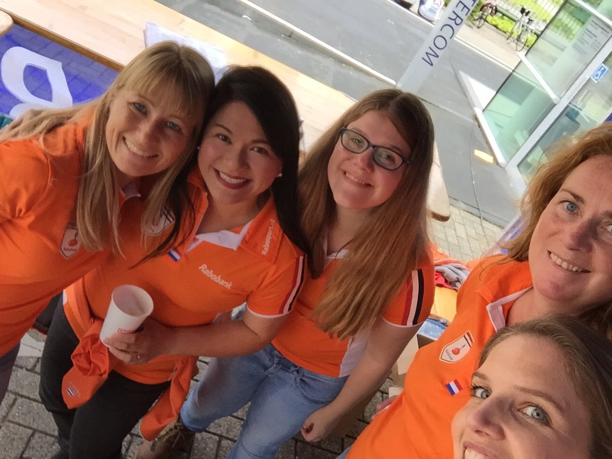 KimRegelink's tweet photo. Stempelpost Woerden: een en al gezelligheid! #RVFT2016 #rabobankrv https://t.co/hd3isjaWlX