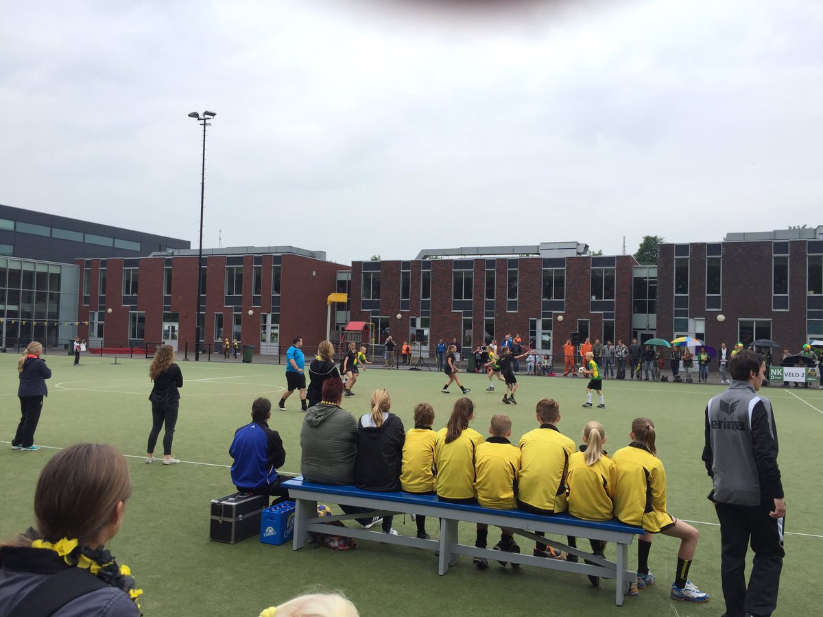 kvtempo's tweet image. En we zijn begonnen! Tempo rust met 3-2 achter tegen hkv @Klaverblad