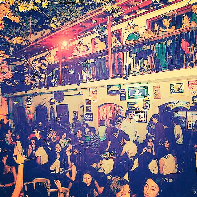 ShakerPub07's tweet photo. @ShakerPub07 #buakşam #akustikmüzik @bahçesahne #capslock #türkçepopmüzik https://t.co/4jbPtj0TuY