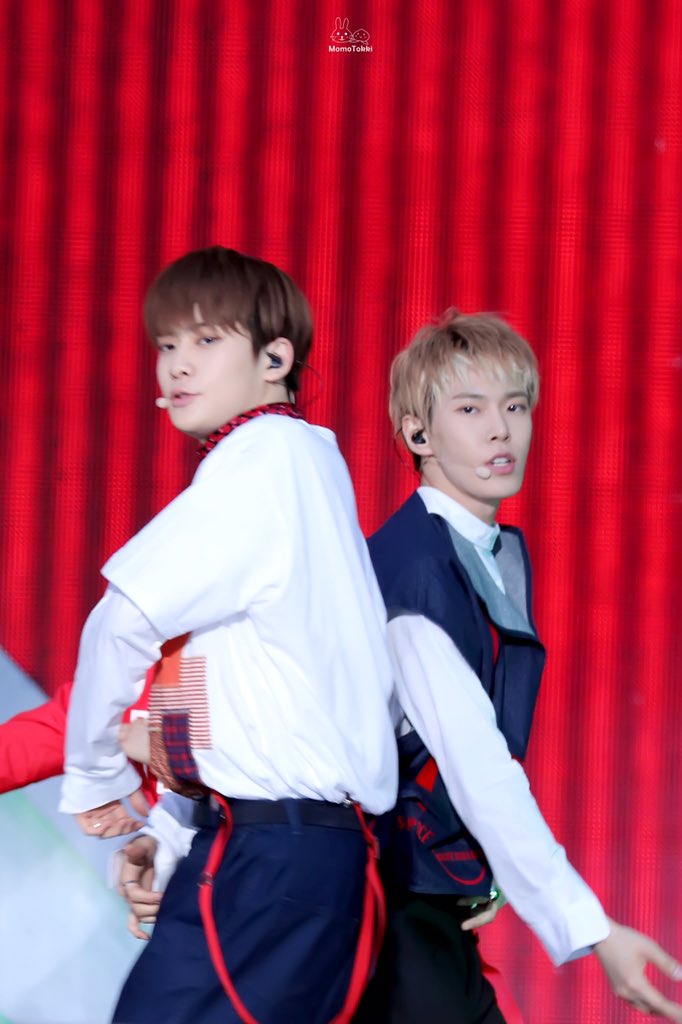 MomoTokki1401's tweet photo. 160604 Dream Concert 👨‍❤️‍💋‍👨🐰🍑 #재현 #도영 #NCTU #JAEHYUN #DOYOUNG https://t.co/yaxhJopj55