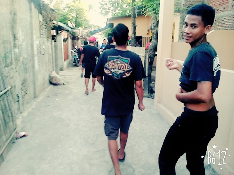 daengskemenehet's tweet photo. Sektor maccis ngabuburit diskitran lorongnya @midi_redgank @suldgkulle @RedGank_PSM https://t.co/rXYHpErtbx