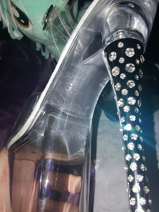 Oh my gawd I love my new heels  #sexy #highheel #damnnnnnn #shoeporn #shoefie https://t.co/Ujey9NU5w<a href="/tag/sexy"class="tags">#sexy</a><a href="/tag/highheel"class="tags">#highheel</a><a href="/tag/shoefie"class="tags"><span>#shoefie</span></a><a href="/tag/shoeporn"class="tags"><span>#shoeporn</span></a><a href="/tag/damnnnnnn"class="tags"><span>#damnnnnnn</span></a>