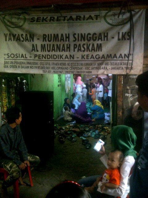 Lagi di yayasan <a href="/al_muanah/">RUMAH SINGGAH</a> dalam rangka buka bersama ..