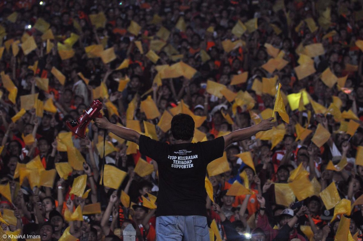 CN_PERSIJA's tweet photo. Stop Kekerasan Terhadap Supporter #JusticeForFahreza 

photo by @imammiot https://t.co/XzX0R97nXp