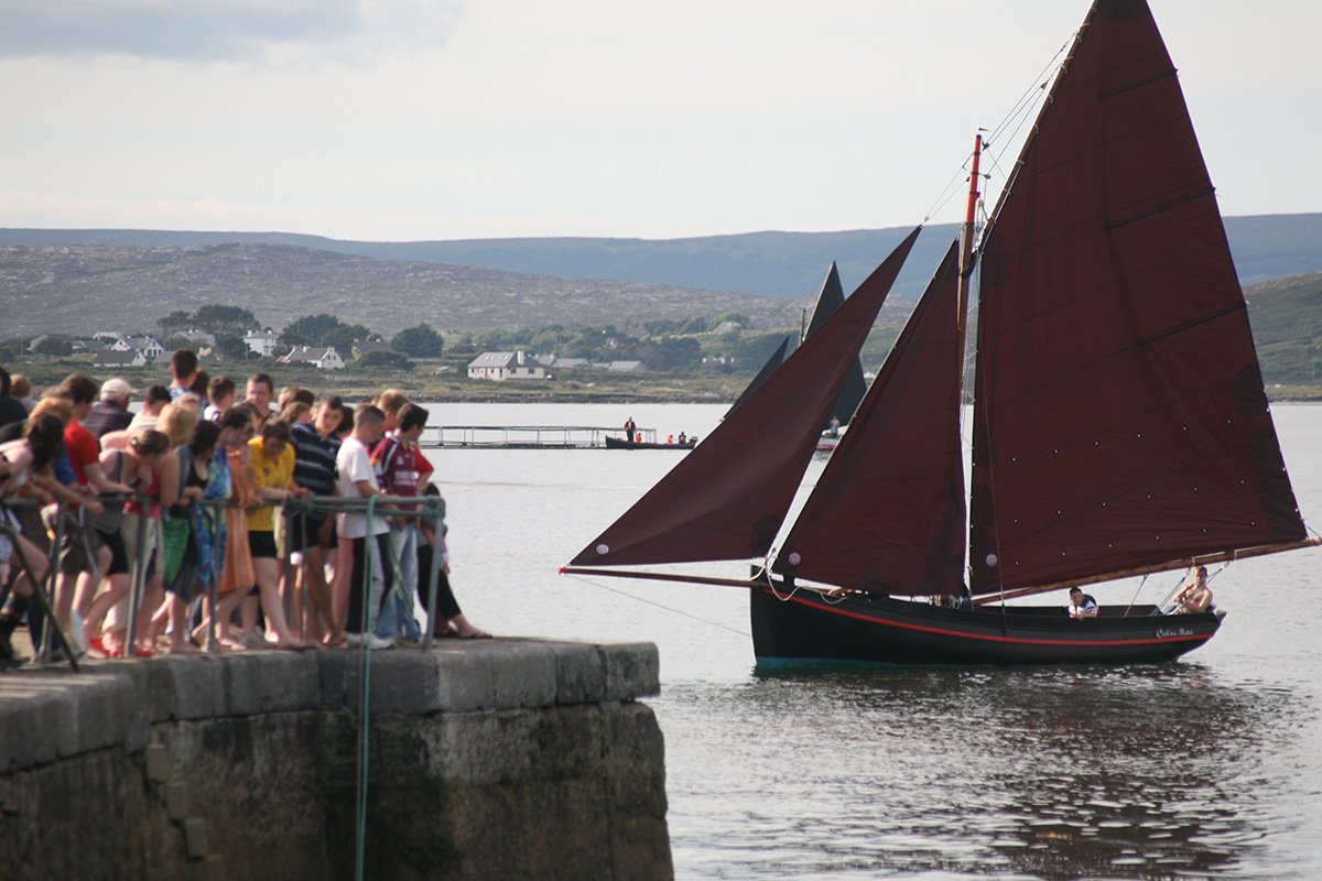 Back after a break - FéileanDóilín AnCheathrúRua amárach. #Gaeilge @huiceiri. Rás ag 3pm