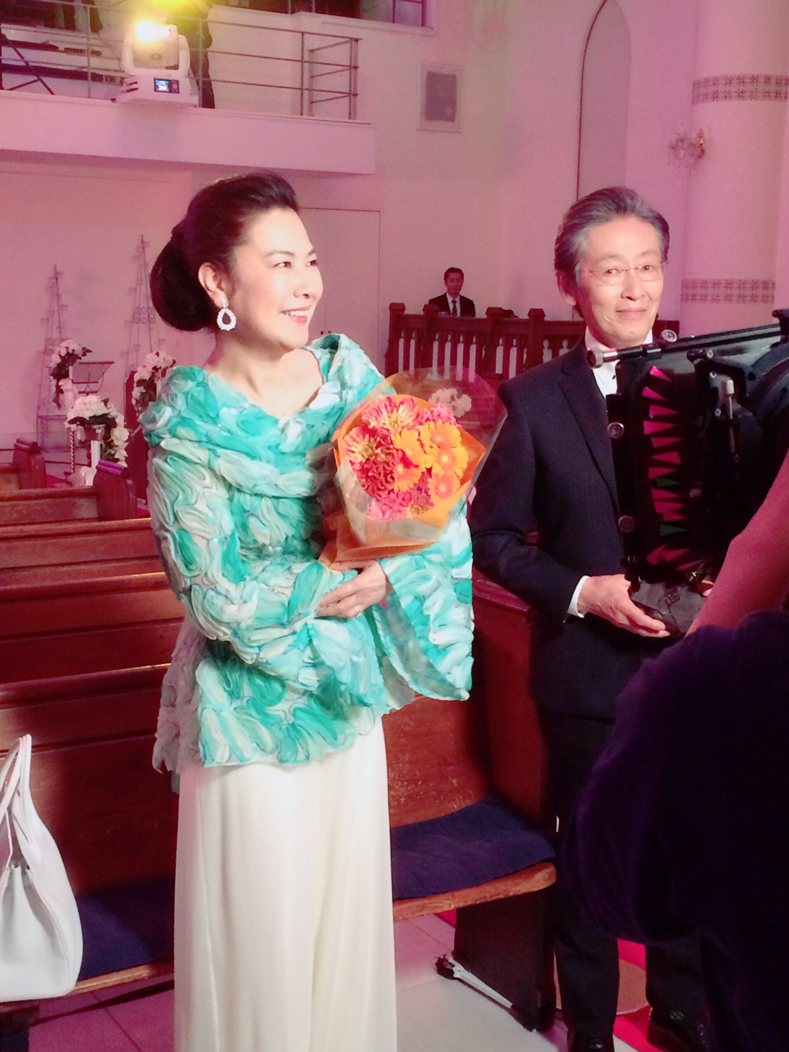 不機嫌な果実 ドラマ公式アカウント クランクアップの名取裕子さん 通彦ママ 早苗役 さすがの貫禄でしたね 暑かったロケの日 現場にアイスを差し入れてくださって スタッフ一同大喜びでした ありがとうございました 不機嫌な果実 名取裕子