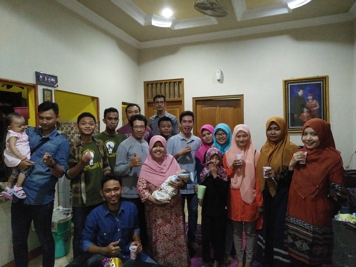 indahdaffodils's tweet photo. Big fam of my alfalfa @alfalfapare https://t.co/v9i2LEmUiF