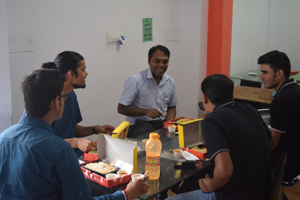 skillenza's tweet image. When in doubt, EAT! #hackBreak #Shadowfaxcodewars #hackathon #venturesity